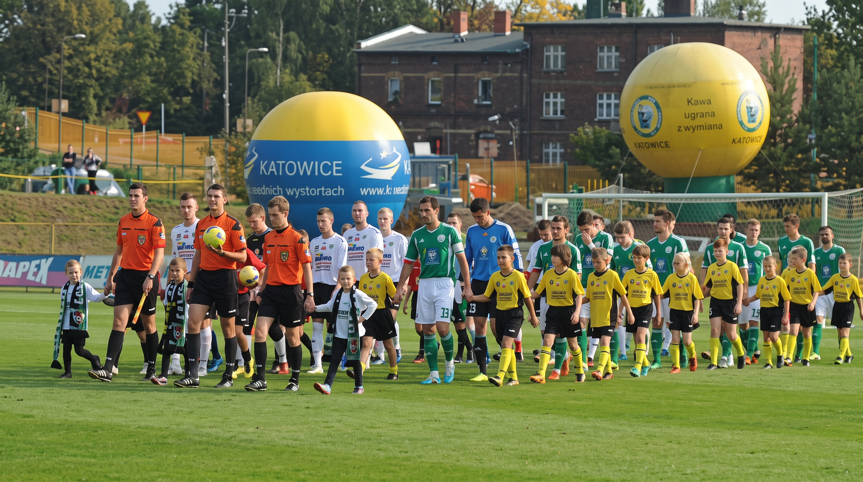 Archiwalne zdjęcie stadionu i klubu